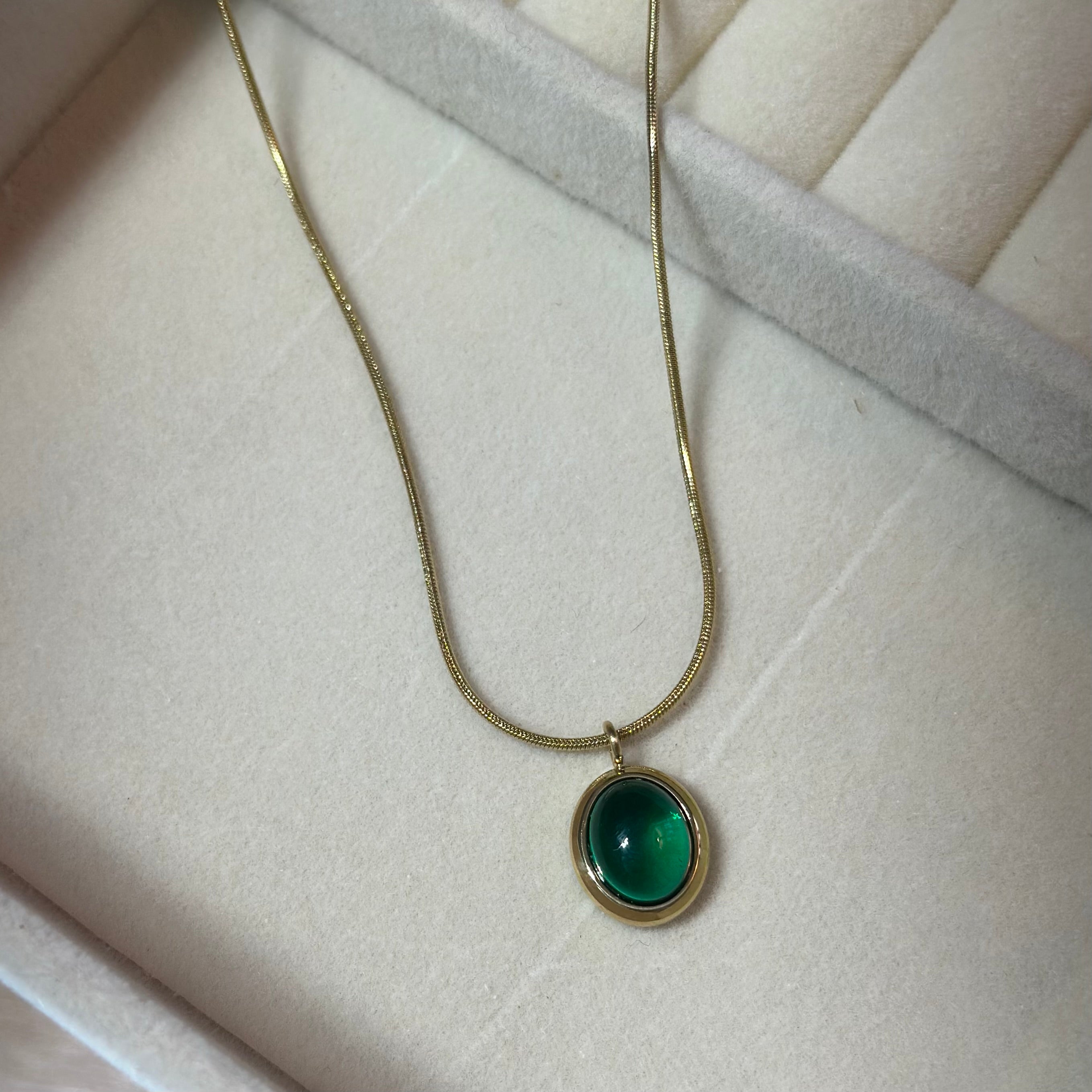 Collier moonstone vert